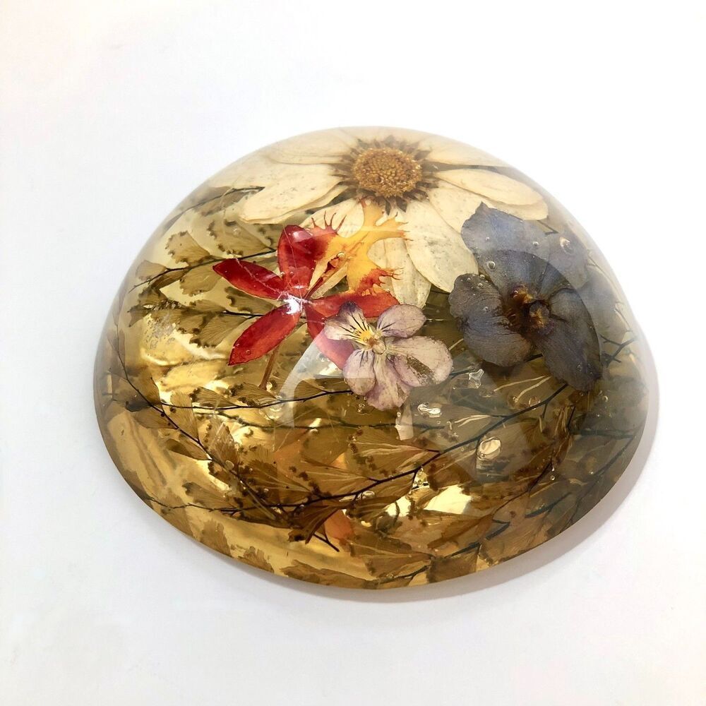 Vintage Paperweight Floral Dome Lucite Acrylic Home Decor Accent - Picture 7 of 9